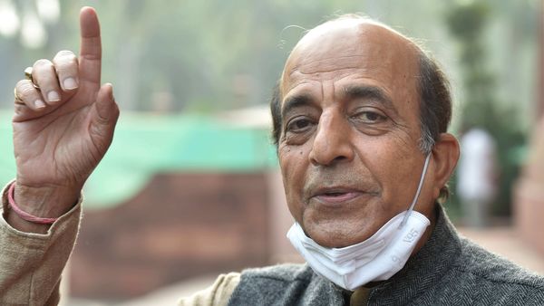 দীনেশ ত্রিবেদী। (ফাইল ছবি, সৌজন্য পিটিআই) দীনেশ ত্রিবেদী। (ফাইল ছবি, সৌজন্য পিটিআই)