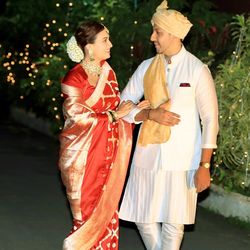 সাত পাকে বাঁধা (PTI) সাত পাকে বাঁধা (PTI)