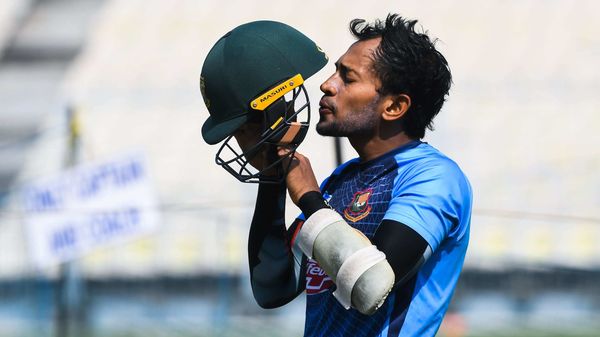 মুশফিকুর রহিম। মুশফিকুর রহিম।