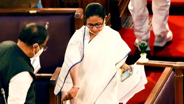 পশ্চিমবঙ্গের মুখ্যমন্ত্রী মমতা বন্দ্যোপাধ্যায়। ফাইল ছবি পশ্চিমবঙ্গের মুখ্যমন্ত্রী মমতা বন্দ্যোপাধ্যায়। ফাইল ছবি