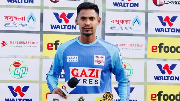 মুস্তাফিজুর রহমান{ (ফাইল ছবি, সৌজন্য টুইটার @Mustafiz90) মুস্তাফিজুর রহমান{ (ফাইল ছবি, সৌজন্য টুইটার @Mustafiz90)