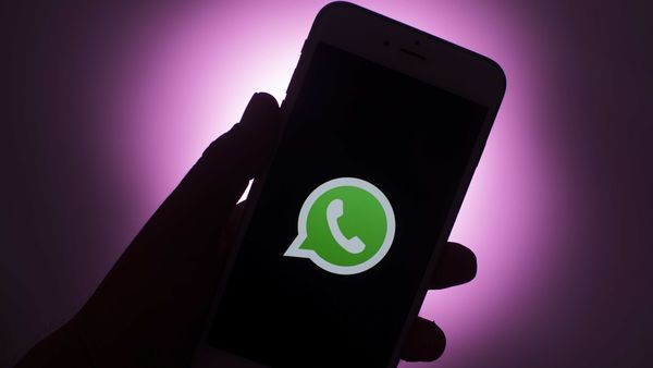 পড়তে পারেন হ্যাকারদের কবলে, বাঁচতে আজই Whatsapp-এর সেটিংস পালটে ফেলুন। (ছবিটি প্রতীকী, সৌজন্য ব্লুমবার্গ) পড়তে পারেন হ্যাকারদের কবলে, বাঁচতে আজই Whatsapp-এর সেটিংস পালটে ফেলুন। (ছবিটি প্রতীকী, সৌজন্য ব্লুমবার্গ)