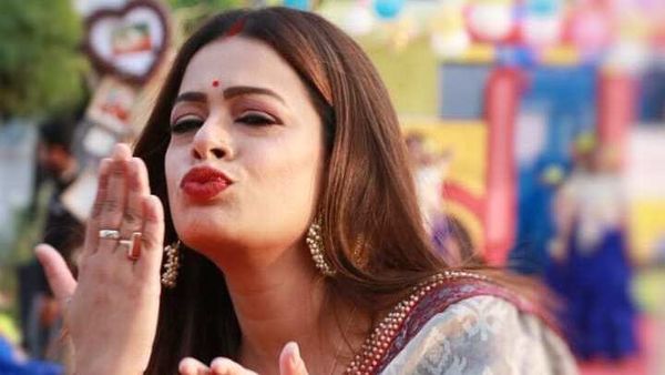 ইমন চক্রবর্তী। ইমন চক্রবর্তী।