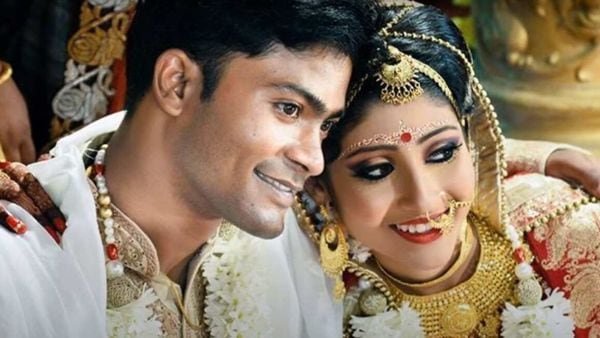 পুলিশ সুপার সৌম্য রায় ও অভিনেত্রী লাভলি মিত্র। ফাইল ছবি। পুলিশ সুপার সৌম্য রায় ও অভিনেত্রী লাভলি মিত্র। ফাইল ছবি।