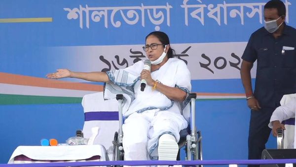বাঁকুড়ায় মমতা। (ছবি সৌজন্য ভিডিয়ো) বাঁকুড়ায় মমতা। (ছবি সৌজন্য ভিডিয়ো)
