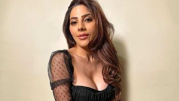 কোভিড-১৯ আক্রান্ত নিকি কোভিড-১৯ আক্রান্ত নিকি
