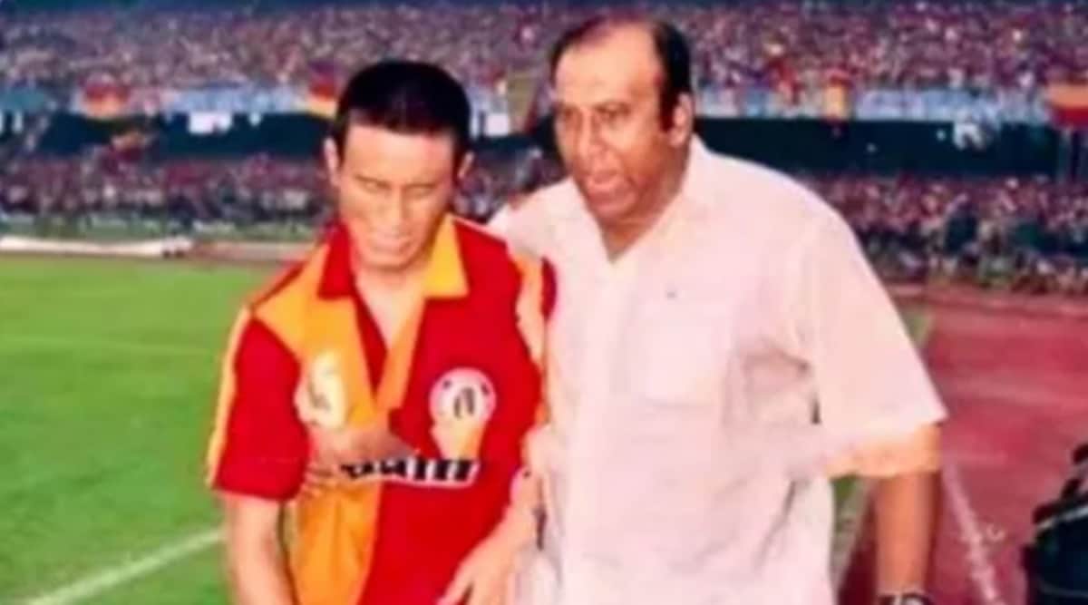 ভাইচুংয়ের সঙ্গে কোচ পিকে। ভাইচুংয়ের সঙ্গে কোচ পিকে।