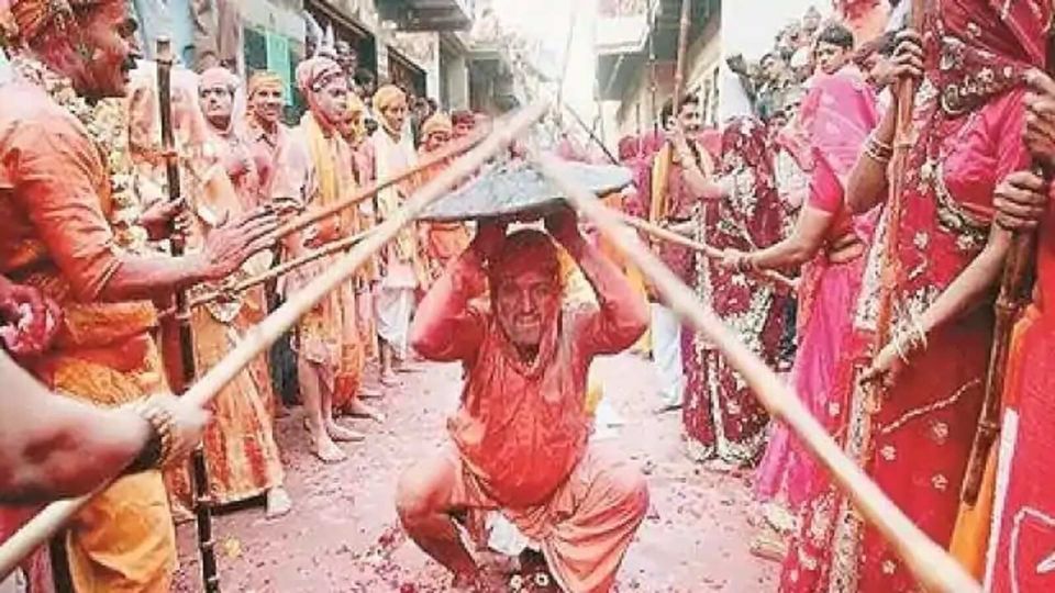 মথুরা হোলি ট্রিপ আপনিও কি বরসানা হোলির মজাতে যোগ দিতে চান, পরিবার বা বন্ধুদের এমন খরচে ঘুরে আসুন মথুরা হোলি ট্রিপ আপনিও কি বরসানা হোলির মজাতে যোগ দিতে চান, পরিবার বা বন্ধুদের এমন খরচে ঘুরে আসুন