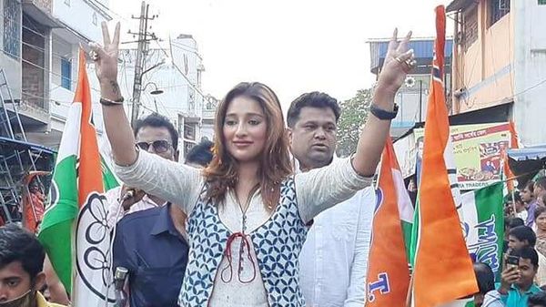 সায়ন্তিকা বন্দ্যোপাধ্যায় (ছবি-ফেসবুক) সায়ন্তিকা বন্দ্যোপাধ্যায় (ছবি-ফেসবুক)