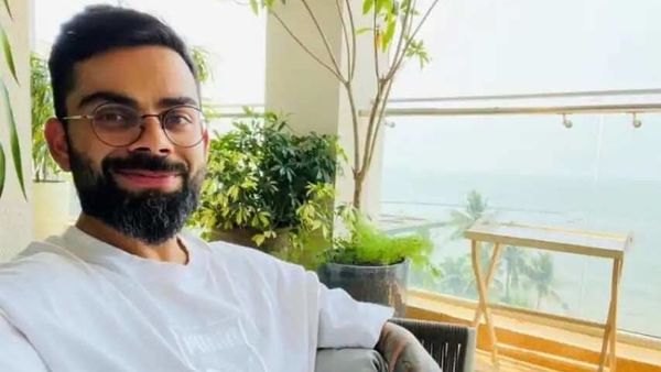মুম্বইয়ের বাড়িতে বিরাট কোহলি। ছবি: ইনস্টাগ্রাম মুম্বইয়ের বাড়িতে বিরাট কোহলি। ছবি: ইনস্টাগ্রাম