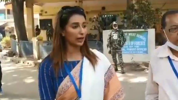 বেফাঁস মন্তব্য সায়ন্তিকার বেফাঁস মন্তব্য সায়ন্তিকার