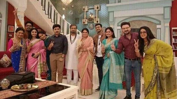শেষ হচ্ছে জি বাংলার ‘আলো ছায়া’ শেষ হচ্ছে জি বাংলার ‘আলো ছায়া’