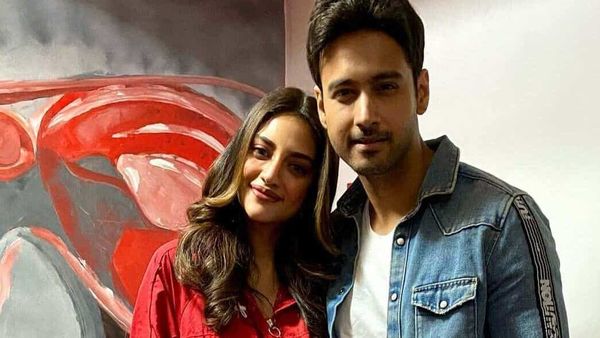 যশ দাশগুপ্ত ও নুসরত জাহান (ছবি-ইনস্টাগ্রাম) যশ দাশগুপ্ত ও নুসরত জাহান (ছবি-ইনস্টাগ্রাম)