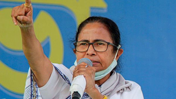মমতা বন্দ্যোপাধ্যায়। (ফাইল ছবি, সৌজন্য পিটিআই) মমতা বন্দ্যোপাধ্যায়। (ফাইল ছবি, সৌজন্য পিটিআই)