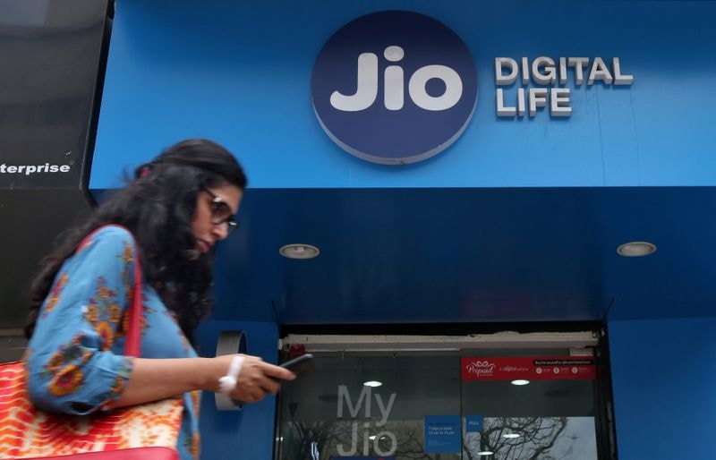 অন্যান্য Jio প্রিপেডের মতো, ২৫৯ টাকার প্ল্যানে একাধিকবার রিচার্জ করা যেতে পারে। অগ্রিম রিচার্জ করা থাকলে মেয়াদ উত্তীর্ণ হলেই স্বয়ংক্রিয়ভাবে রিচার্জ হয়ে যাবে।  ফাইল ছবি : রয়টার্স (REUTERS)