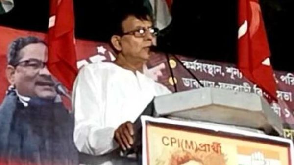 শিলিগুড়িতে ভোট প্রচারে সিপিএম নেতা মহম্মদ সেলিম (নিজস্ব চিত্র) শিলিগুড়িতে ভোট প্রচারে সিপিএম নেতা মহম্মদ সেলিম (নিজস্ব চিত্র)