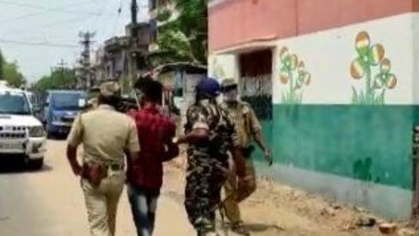 উত্তেজনা বর্ধমান শহরে (নিজস্ব চিত্র) উত্তেজনা বর্ধমান শহরে (নিজস্ব চিত্র)