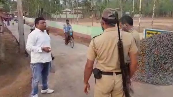পুলিশকে হুমকি তৃণমূল নেতার। পুলিশকে হুমকি তৃণমূল নেতার।