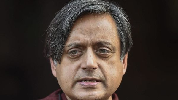 শশী থারুর (ফাইল ছবি, সৌজন্যে পিটিআই) শশী থারুর (ফাইল ছবি, সৌজন্যে পিটিআই)