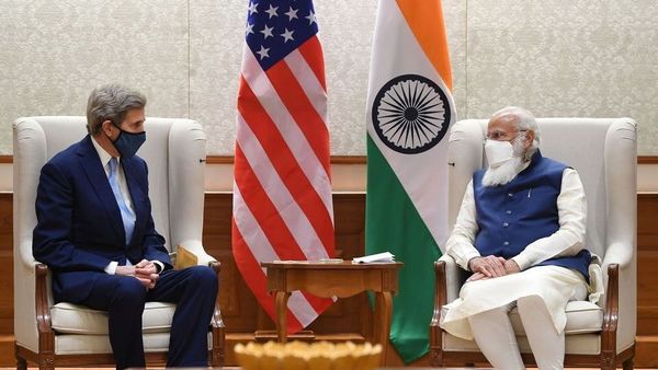 অবশেষে ভাঙল ঘুম, করোনা মোকাবিলায় ভারতকে বাড়তি সাহায্যের আশ্বাস বাইডেন প্রশাসনের। (ছবিটি প্রতীকী, সৌজন্য রয়টার্স) অবশেষে ভাঙল ঘুম, করোনা মোকাবিলায় ভারতকে বাড়তি সাহায্যের আশ্বাস বাইডেন প্রশাসনের। (ছবিটি প্রতীকী, সৌজন্য রয়টার্স)