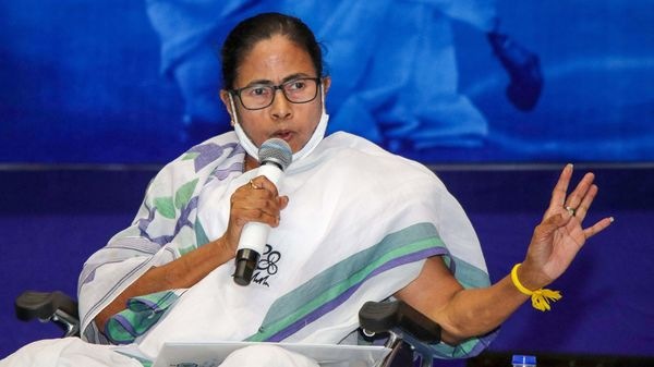 মমতা বন্দ্যোপাধ্যায়। (PTI) মমতা বন্দ্যোপাধ্যায়। (PTI)