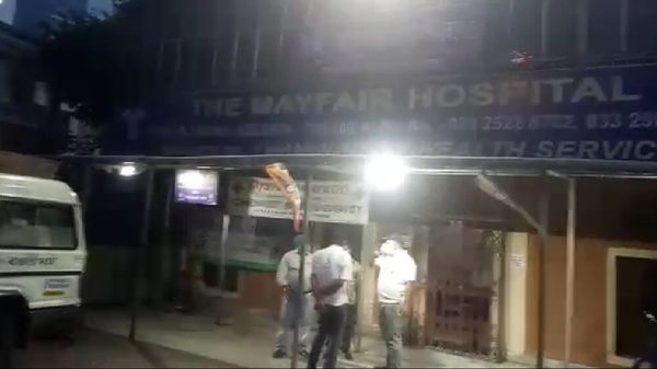 টানা ৪০ ঘণ্টার উপর করোনা আক্রান্তের দেহ পড়ে হাসপাতালে!হুলুস্থুল কাশীপুরে (ছবি স্ক্রিনগ্র্যাব) টানা ৪০ ঘণ্টার উপর করোনা আক্রান্তের দেহ পড়ে হাসপাতালে!হুলুস্থুল কাশীপুরে (ছবি স্ক্রিনগ্র্যাব)