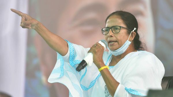 মমতা বন্দ্যোপাধ্যায়। (ফাইল ছবি, সৌজন্য পিটিআই) মমতা বন্দ্যোপাধ্যায়। (ফাইল ছবি, সৌজন্য পিটিআই)