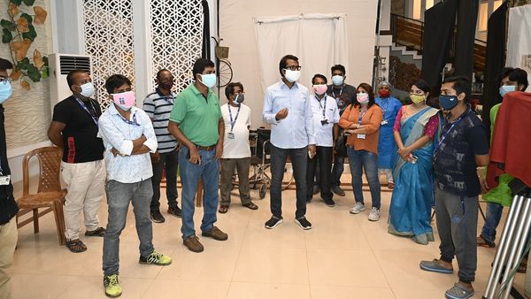 ফের ঝাপ বন্ধ স্টুডিওপাড়ায়? ফের ঝাপ বন্ধ স্টুডিওপাড়ায়?