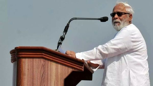 বুদ্ধদেব ভট্টাচার্য। (ফাইল ছবি, সৌজন্য ফেসবুক) বুদ্ধদেব ভট্টাচার্য। (ফাইল ছবি, সৌজন্য ফেসবুক)