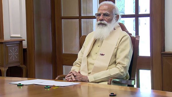 ইয়াস নিয়ে বৈঠকে প্রধানমন্ত্রী নরেন্দ্র মোদী (ছবি সৌজন্যে এএনআই) ইয়াস নিয়ে বৈঠকে প্রধানমন্ত্রী নরেন্দ্র মোদী (ছবি সৌজন্যে এএনআই)