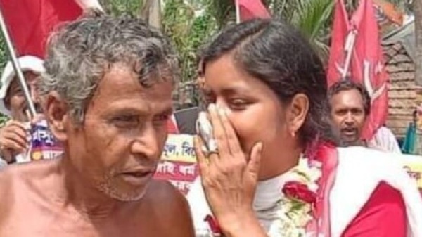 এবার মীনাক্ষীর সমর্থনে কলম ধরলেন তরুণ মজুমদার এবার মীনাক্ষীর সমর্থনে কলম ধরলেন তরুণ মজুমদার