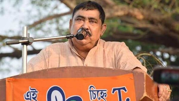 অনুব্রত মণ্ডল। (ফাইল ছবি, সৌজন্য ফেসবুক) অনুব্রত মণ্ডল। (ফাইল ছবি, সৌজন্য ফেসবুক)