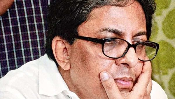 পশ্চিমবঙ্গের মুখ্যসচিব আলাপন বন্দ্যোপাধ্যায়। পশ্চিমবঙ্গের মুখ্যসচিব আলাপন বন্দ্যোপাধ্যায়।