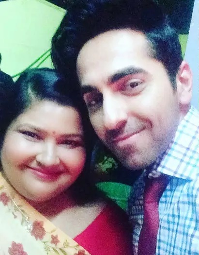 'ড্রিম গার্ল' এর সেটে আয়ুষ্মান খুরানা ও রিঙ্কু সিং নিকুম্ভ। ছবি সৌজন্যে - ফেসবুক 'ড্রিম গার্ল' এর সেটে আয়ুষ্মান খুরানা ও রিঙ্কু সিং নিকুম্ভ। ছবি সৌজন্যে - ফেসবুক