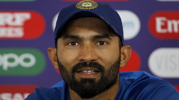 টিম ইন্ডিয়ার জার্সিতে কলকাতা নাইট রাইডার্সের তারকা ক্রিকেটার দীনেশ কার্তিক(ছবি: গুগল) টিম ইন্ডিয়ার জার্সিতে কলকাতা নাইট রাইডার্সের তারকা ক্রিকেটার দীনেশ কার্তিক(ছবি: গুগল)