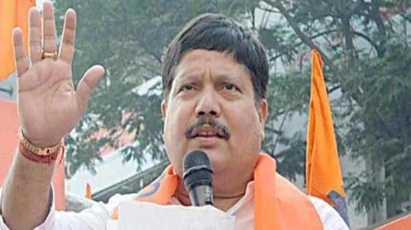 ব্যারাকপুরের বিজেপি সাংসদ অর্জুন সিং। ফাইল ছবি ব্যারাকপুরের বিজেপি সাংসদ অর্জুন সিং। ফাইল ছবি