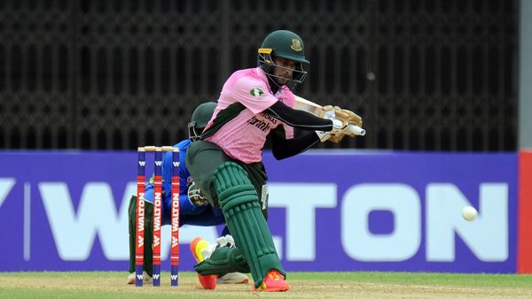 মহামেডান দলের জার্সিতে অধিনায়ক শাকিব আল হাসান। ছবি- বিসিবি। মহামেডান দলের জার্সিতে অধিনায়ক শাকিব আল হাসান। ছবি- বিসিবি।