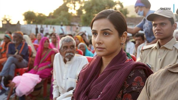 ‘শেরনি’-র একটি দৃশ্য। (ছবি-টুইটার) ‘শেরনি’-র একটি দৃশ্য। (ছবি-টুইটার)