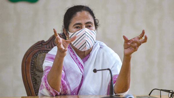 মমতা বন্দ্যোপাধ্যায়। (ফাইল ছবি, সৌজন্য পিটিআই) (ৃ) মমতা বন্দ্যোপাধ্যায়। (ফাইল ছবি, সৌজন্য পিটিআই) (ৃ)