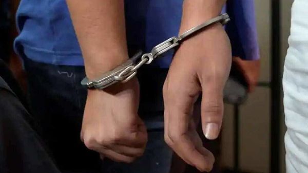 এটিএসের হাতে চাঞ্চল্যকর তথ্য (প্রতীকী ছবি) এটিএসের হাতে চাঞ্চল্যকর তথ্য (প্রতীকী ছবি)