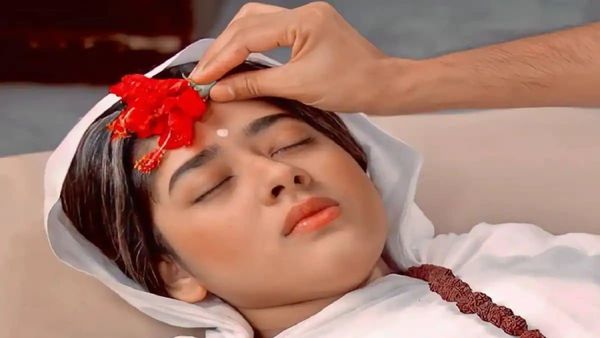 রানি মা-র শেষ যাত্রা। (ছবি-ইনস্টাগ্রাম) রানি মা-র শেষ যাত্রা। (ছবি-ইনস্টাগ্রাম)