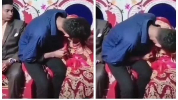 মঞ্চে কনের সঙ্গে 'লজ্জাজনক' কীর্তি যুবকের। (ছবিটি প্রতীকী, সৌজন্য ভিডিয়ো) মঞ্চে কনের সঙ্গে 'লজ্জাজনক' কীর্তি যুবকের। (ছবিটি প্রতীকী, সৌজন্য ভিডিয়ো)
