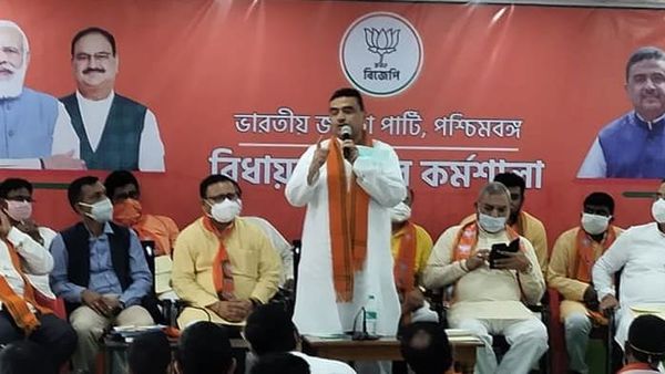 শনিবার বিজেপির নবনির্বাচিত বিধায়কদের কর্মশালায় বক্তব্য রাখছেন শুভেন্দু অধিকারী। শনিবার বিজেপির নবনির্বাচিত বিধায়কদের কর্মশালায় বক্তব্য রাখছেন শুভেন্দু অধিকারী।