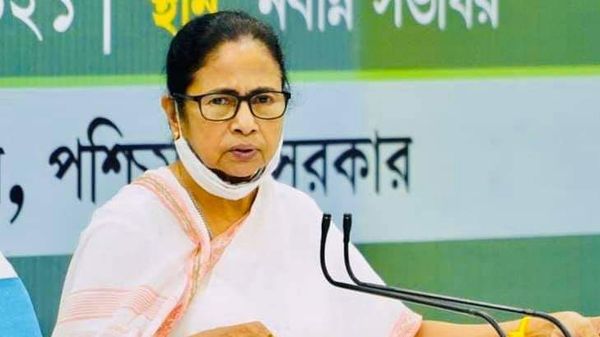রাজ্য বাজেটে উন্নয়নের ‘রোডম্যাপ’ এঁকে কেন্দ্রের বঞ্চনায় তোপ মমতার: ছবি (সৌজন্য ফেসবুক) রাজ্য বাজেটে উন্নয়নের ‘রোডম্যাপ’ এঁকে কেন্দ্রের বঞ্চনায় তোপ মমতার: ছবি (সৌজন্য ফেসবুক)