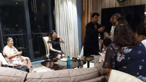 অভিরূপের জন্মদিনে শামিল শ্রাবন্তীর পরিবার 