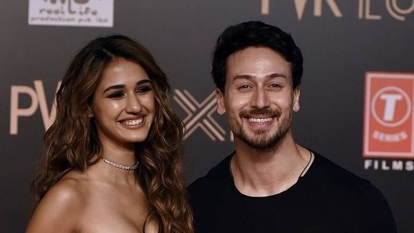 টাইগার শ্রফ এবং দিশা পাটানি (ছবি সৌজন্যে - ফেসবুক) টাইগার শ্রফ এবং দিশা পাটানি (ছবি সৌজন্যে - ফেসবুক)