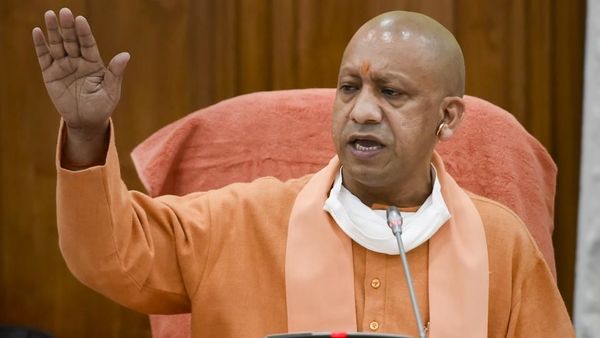 উত্তরপ্রদেশের মুখ্যমন্ত্রী যোগী আদিত্যনাথ (ছবি : পিটিআই) (HT_PRINT) উত্তরপ্রদেশের মুখ্যমন্ত্রী যোগী আদিত্যনাথ (ছবি : পিটিআই) (HT_PRINT)