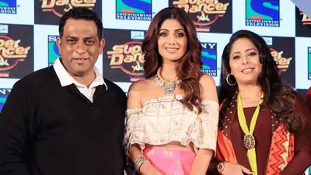ছোটপর্দার জনপ্রিয় সেই ডান্স রিয়েলিটি শোয়ের বাকি দুই বিচারকের সঙ্গে শিল্পা। ( ছবি সৌজন্যে - ফেসবুক) ছোটপর্দার জনপ্রিয় সেই ডান্স রিয়েলিটি শোয়ের বাকি দুই বিচারকের সঙ্গে শিল্পা। ( ছবি সৌজন্যে - ফেসবুক)