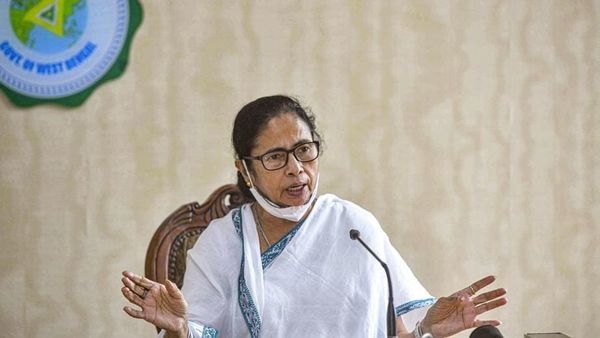 মুখ্যমন্ত্রী মমতা বন্দ্যোপাধ্যায় মুখ্যমন্ত্রী মমতা বন্দ্যোপাধ্যায়