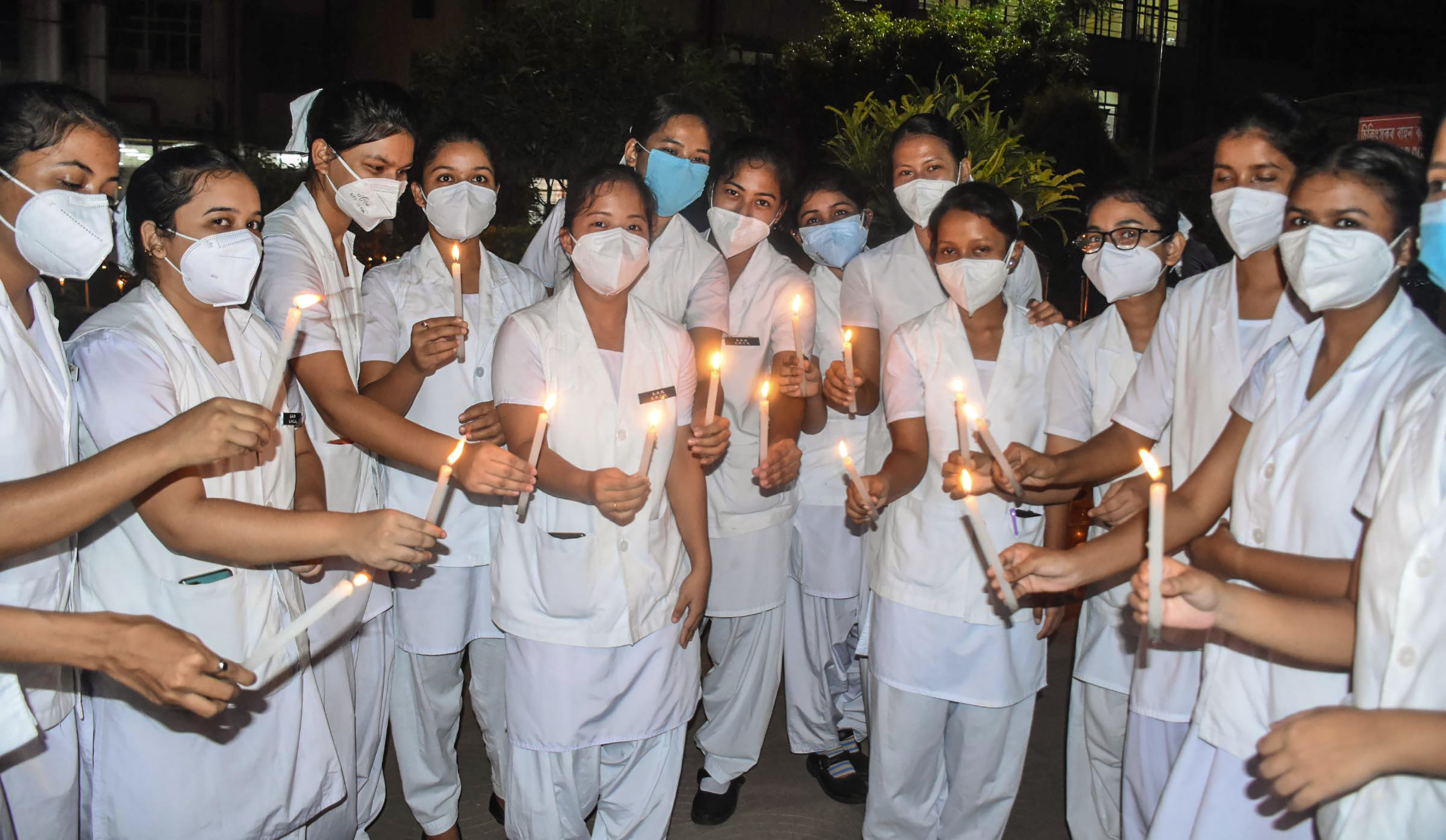 করোনায় মৃত্যু: আরও কিছুটা কমল প্রাণহানি। বুধবার ২৪ ঘণ্টায় করোনায় (Coronavirus) মৃত্যু সংখ্যা ৫০৭। ফাইল ছবি : পিটিআই (PTI)